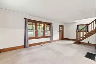 1019 Sherburne Ave, Saint Paul, MN 55104 - Photo 3