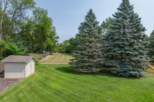 7926 Chesshire Ln N, Maple Grove, MN 55311 - Photo 29