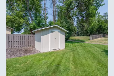 7926 Chesshire Lane N, Maple Grove, MN 55311 - Photo 31