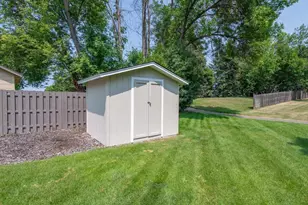 7926 Chesshire Ln N, Maple Grove, MN 55311 - Photo 31
