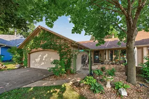2062 28th Ave NW, New Brighton, MN 55112 - Photo 3