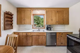 5629 N Glen Moor Rd, Minnetonka, MN 55345 - Photo 5
