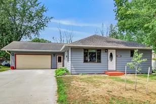 621 N Park Pl, Cadott, WI 54727 - Photo 1