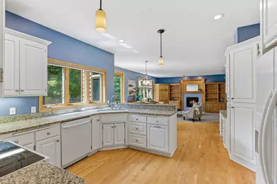 2413 Bridle Creek Trail, Chanhassen, MN 55317 - Photo 11