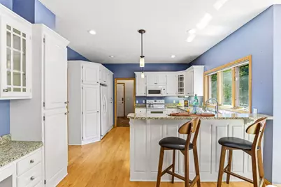2413 Bridle Creek Trail, Chanhassen, MN 55317 - Photo 9