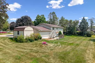 300 8th St NW, Plainview, MN 55964 - Photo 27