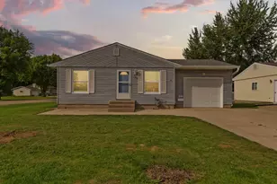 706 17th St NE, Owatonna, MN 55060 - Photo 1