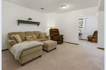 745 Dale Street SW, Hutchinson, MN 55350 - Photo 19
