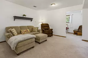 745 Dale St SW, Hutchinson, MN 55350 - Photo 19