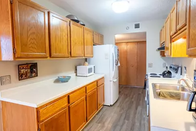 6615 Lake Shore Drive S #917, Richfield, MN 55423 - Photo 5