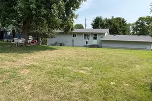 452 Kouwe St NW, Hutchinson, MN 55350 - Photo 3
