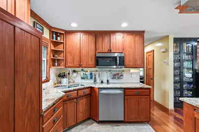 1601 E 82nd Street, Bloomington, MN 55425 - Photo 9