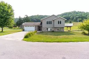 701 Spring Ct, Brownsville, MN 55919 - Photo 1