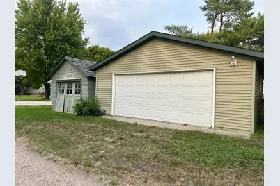 309 4th Street W, Thief River Falls, MN 56701 - Photo 7