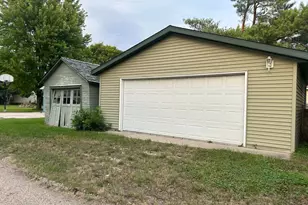 309 4th St W, Thief River Falls, MN 56701 - Photo 7