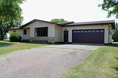 506 Lincoln Avenue W, Karlstad, MN 56732 - Photo 1