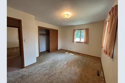 506 Lincoln Avenue W, Karlstad, MN 56732 - Photo 17