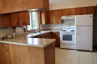 506 Lincoln Avenue W, Karlstad, MN 56732 - Photo 7
