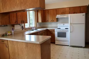 506 Lincoln Ave W, Karlstad, MN 56732 - Photo 7