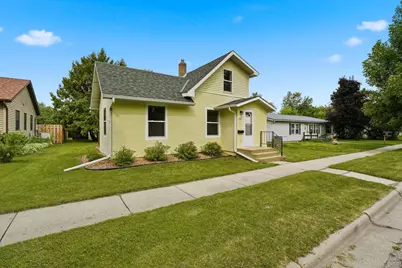 109 Kneale Avenue S, Thief River Falls, MN 56701 - Photo 1