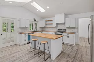 13629 Glasgow Ln, Apple Valley, MN 55124 - Photo 9