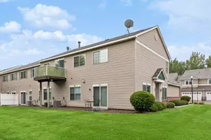 6889 Folkestone Rd, Apple Valley, MN 55124 - Photo 25