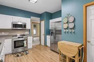 6889 Folkestone Rd, Apple Valley, MN 55124 - Photo 13