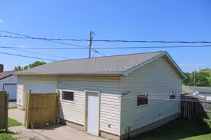 220 Garfield St, Eveleth, MN 55734 - Photo 13