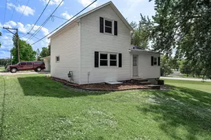 828 Clinton Street E, Waterville, MN 56096 - Photo 3
