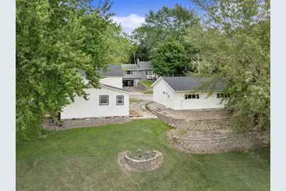 828 Clinton Street E, Waterville, MN 56096 - Photo 9