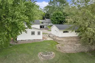 828 Clinton Street E, Waterville, MN 56096 - Photo 9
