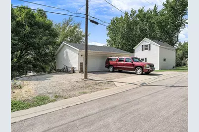 828 Clinton Street E, Waterville, MN 56096 - Photo 31
