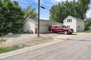 828 Clinton Street E, Waterville, MN 56096 - Photo 31