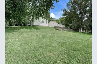 828 Clinton Street E, Waterville, MN 56096 - Photo 5