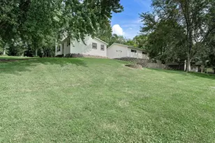828 Clinton Street E, Waterville, MN 56096 - Photo 5