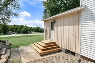 828 Clinton Street E, Waterville, MN 56096 - Photo 33