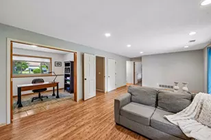 1121 Scott St S, Shakopee, MN 55379 - Photo 23