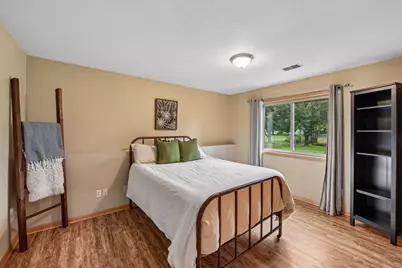 1121 Scott Street S, Shakopee, MN 55379 - Photo 25