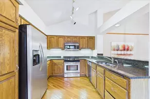 16407 Grenwich Terrace, Eden Prairie, MN 55346 - Photo 3