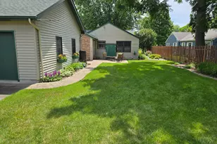 493 Wheelock Parkway W, Saint Paul, MN 55117 - Photo 5