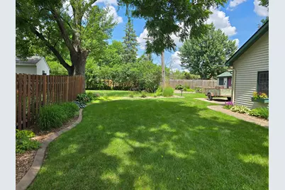 493 Wheelock Parkway W, Saint Paul, MN 55117 - Photo 3