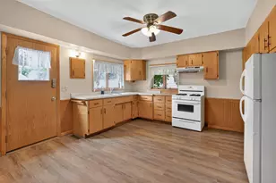 115 W Cabot St, Le Roy, MN 55951 - Photo 5