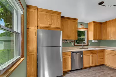 1049 16th Avenue S, Saint Cloud, MN 56301 - Photo 3