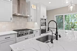 7036 Crowne Oak Rd, Eden Prairie, MN 55344 - Photo 11