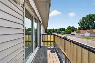 3276 Greenbrier St, Vadnais Heights, MN 55127 - Photo 9