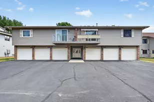 3276 Greenbrier St, Vadnais Heights, MN 55127 - Photo 3