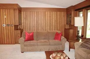 911 Oakmont Dr, Thief River Falls, MN 56701 - Photo 9