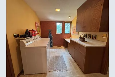 911 Oakmont Drive, Thief River Falls, MN 56701 - Photo 19