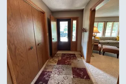 911 Oakmont Drive, Thief River Falls, MN 56701 - Photo 3