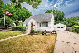 1707 2nd St N, Fargo, ND 58102 - Photo 3